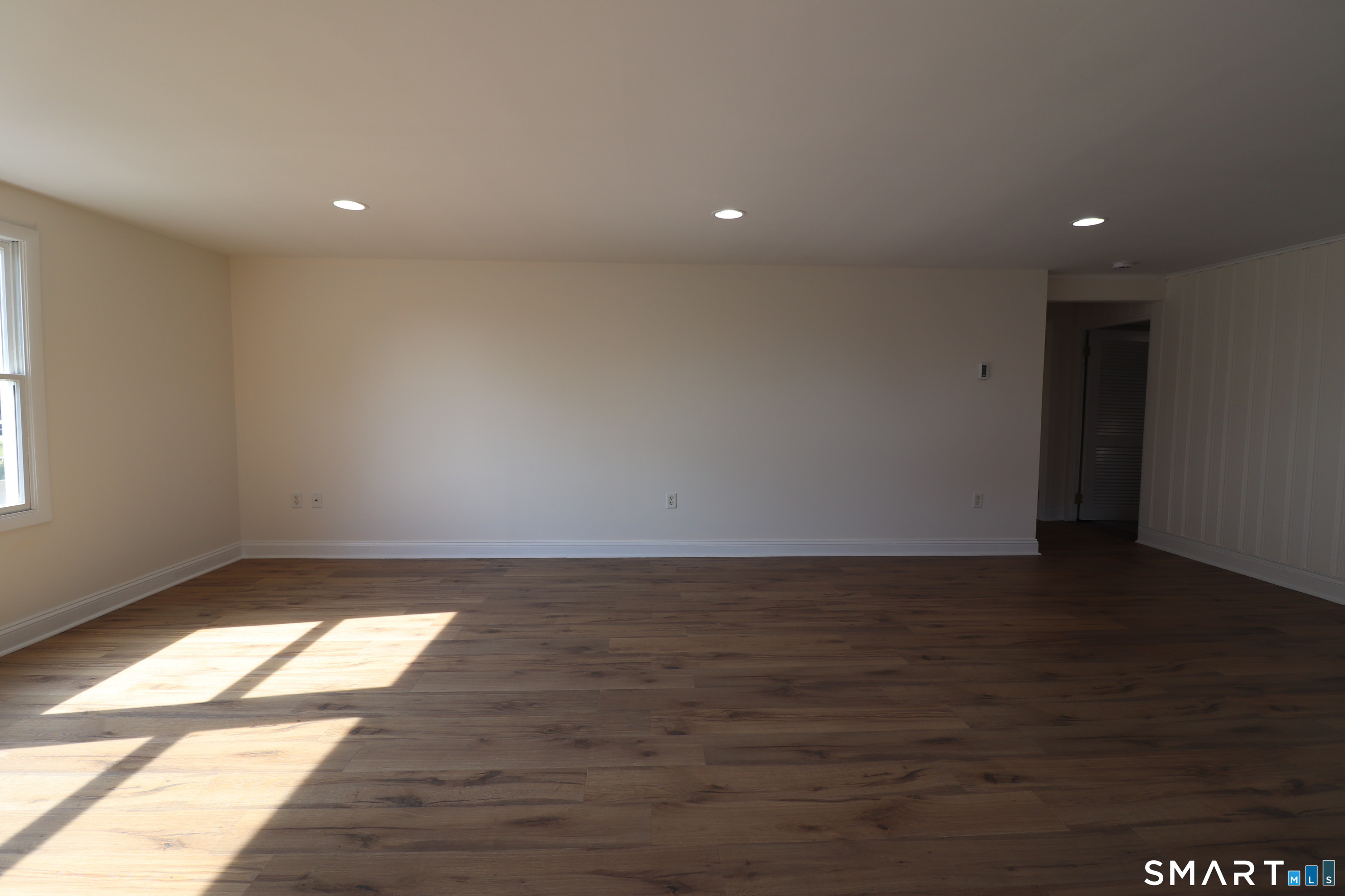 Photo of 374 Main St