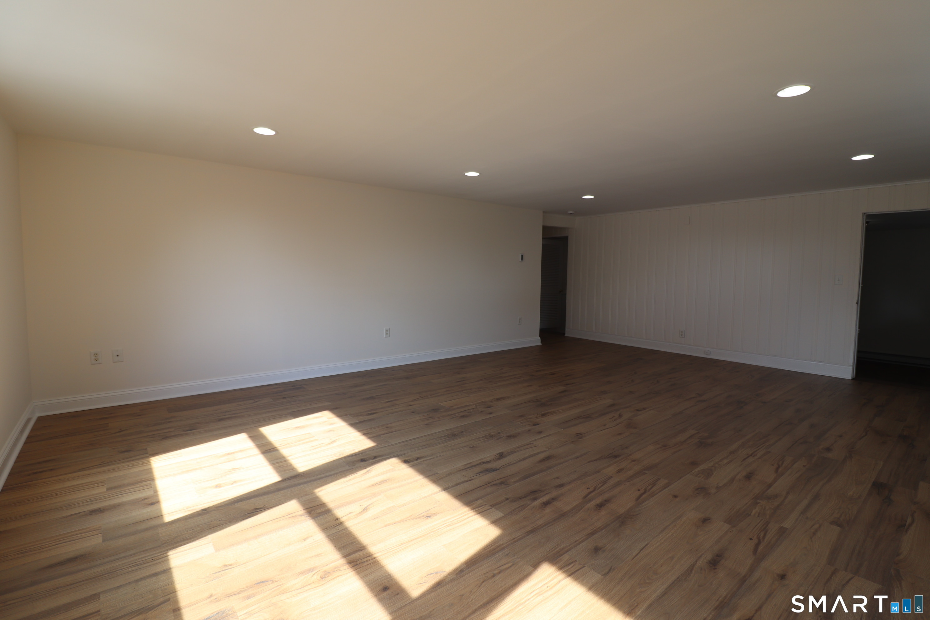 Photo of 374 Main St