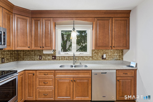 Photo of 401 Lakeview Dr