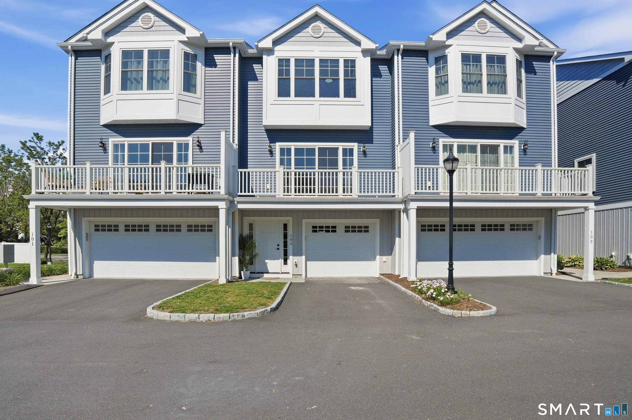 Photo of 301 Harbour Close