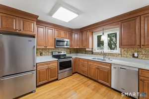 Photo of 401 Lakeview Dr